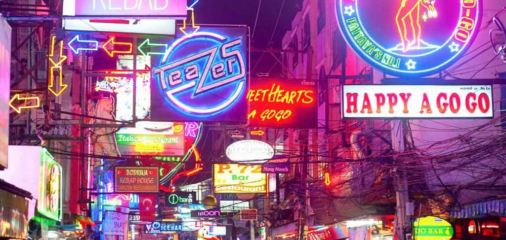 Pattaya After Dark on Walking Street | Holiday Villas Pattaya Blogs