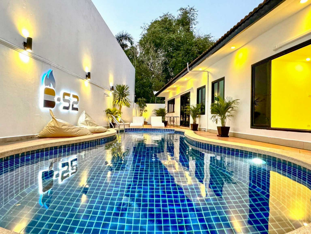 B52 Pool Villa in Phratamnak, Pattaya