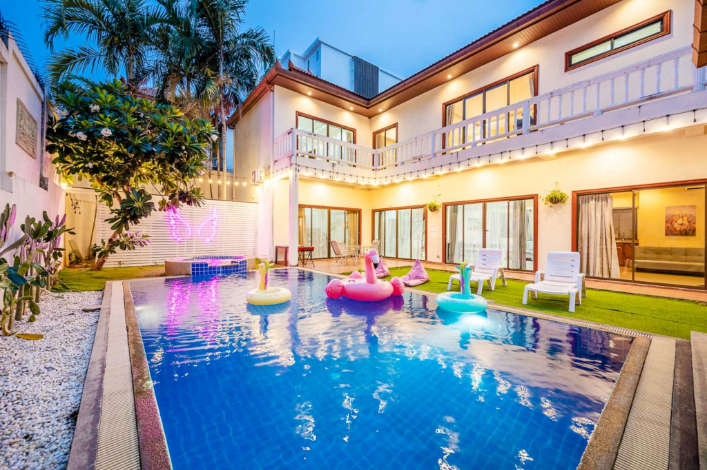 Fairy Hill Pool Villa in Phratamnak, Pattaya