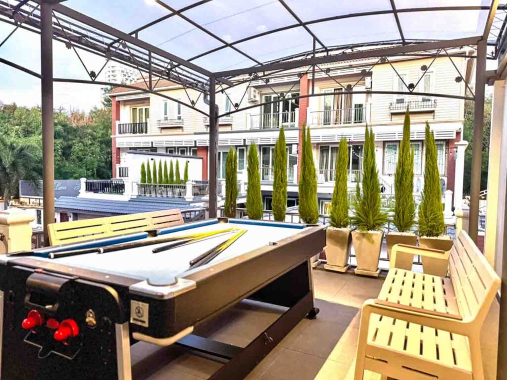 Town-home-205 snooker with tree